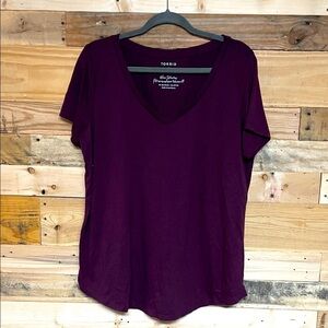 2/$30 Torrid size 1 Plum V-Neck Classic Fit Soft & Stretchy Short Sleeve T-Shirt